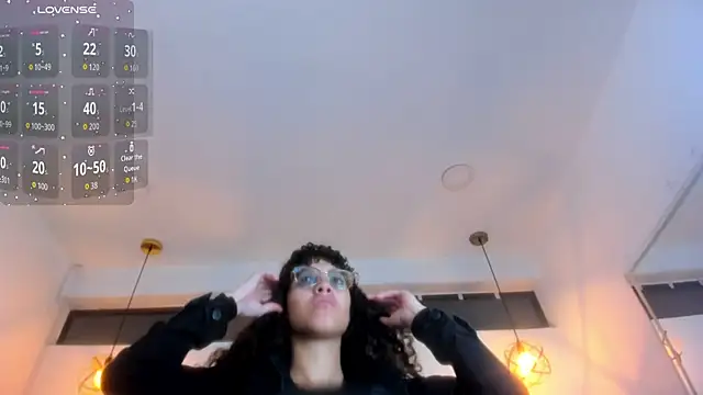 Hanna Cornee  online show from 02/16/26, 12:34