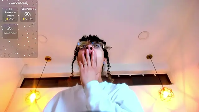 Hanna Cornee  online show from 02/24/26, 12:03