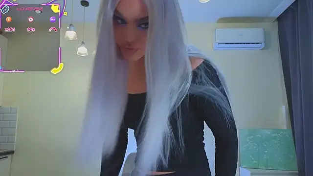 Snapshot of katebxtch chatting on 03/08/26, 08:23 katebxtch online show from 03/08/26, 08:23