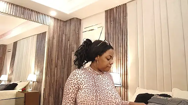 SheilaCoopers  online show from 10/24/25, 12:23