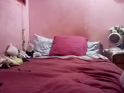 Snapshot of Kellye_hotTs chatting on 11/04/25, 09:19 Kellye hotTs online show from 11/04/25, 09:19