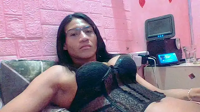 Snapshot of Kellye_hotTs chatting on 04/21/26, 07:50 Kellye hotTs online show from 04/21/26, 07:50