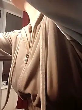 Snapshot of Rommia chatting on 12/16/25, 01:49 Rommia online show from 12/16/25, 01:49