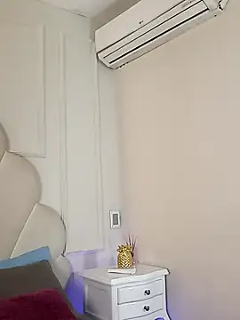 Snapshot of Kaylachannell chatting on 11/28/25, 03:42 Kaylachannell online show from 11/28/25, 03:42