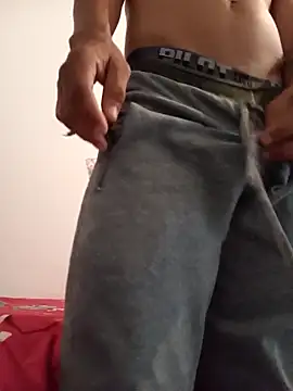 Snapshot of brehyder chatting on 04/14/26, 07:09 brehyder online show from 04/14/26, 07:09