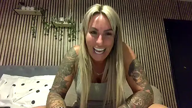 Snapshot of poppyinga1 chatting on 01/12/26, 09:09 poppyinga1 online show from 01/12/26, 09:09