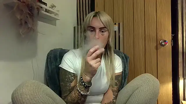 Snapshot of poppyinga1 chatting on 02/27/26, 07:25 poppyinga1 online show from 02/27/26, 07:25