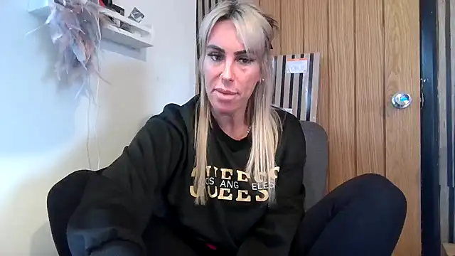 Snapshot of poppyinga1 chatting on 03/04/26, 09:37 poppyinga1 online show from 03/04/26, 09:37