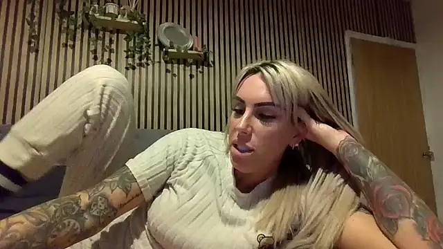 Snapshot of poppyinga1 chatting on 03/05/26, 09:55 poppyinga1 online show from 03/05/26, 09:55