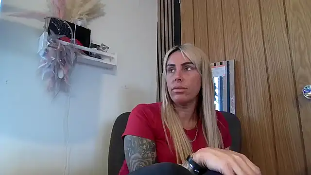 Snapshot of poppyinga1 chatting on 03/11/26, 09:04 poppyinga1 online show from 03/11/26, 09:04