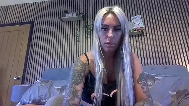 Snapshot of poppyinga1 chatting on 03/27/26, 08:20 poppyinga1 online show from 03/27/26, 08:20