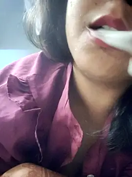 Snapshot of nishaa_baby chatting on 10/12/25, 01:10 nishaa baby online show from 10/12/25, 01:10