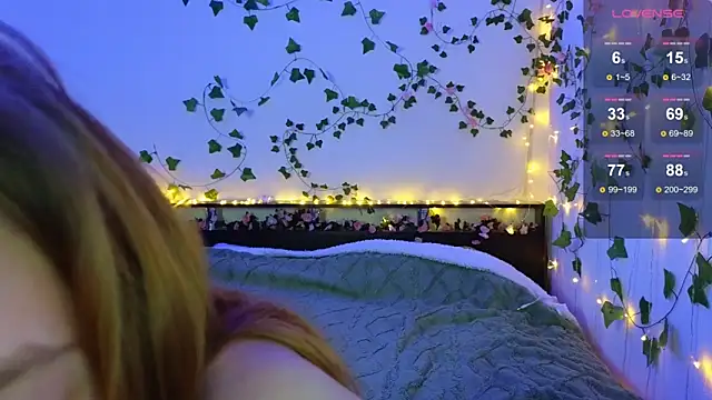 Snapshot of Candy_Flosse chatting on 03/22/26, 05:33 Candy Flosse online show from 03/22/26, 05:33