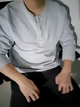 111owo111 online show from 10/27/25, 01:04