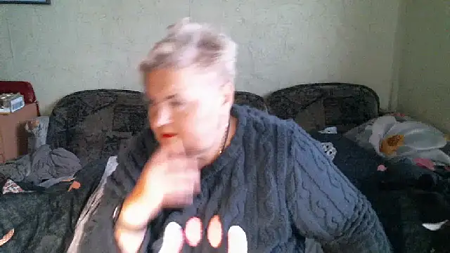 Snapshot of Lana555 chatting on 12/17/25, 12:22 Lana555 online show from 12/17/25, 12:22