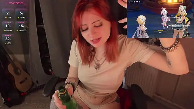 Snapshot of Melante chatting on 11/17/25, 10:54 Melante online show from 11/17/25, 10:54