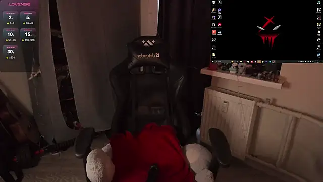 Snapshot of Melante chatting on 11/23/25, 11:10 Melante online show from 11/23/25, 11:10