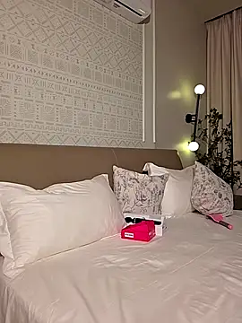 Lexiluv1 online show from 12/20/25, 11:12