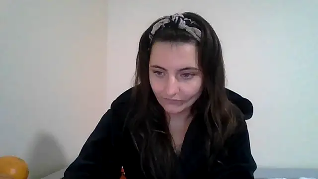 DInaraXRose online show from 10/03/25, 10:34