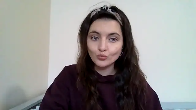 DInaraXRose online show from 11/18/25, 10:52