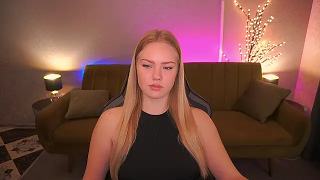 Snapshot of CelesteNoir chatting on 10/07/25, 06:21 CelesteNoir online show from 10/07/25, 06:21