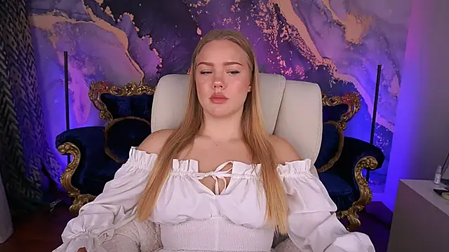 Snapshot of CelesteNoir chatting on 10/09/25, 06:33 CelesteNoir online show from 10/09/25, 06:33