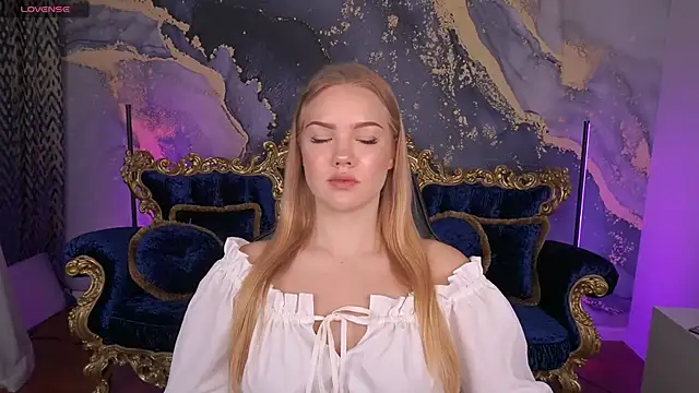 Snapshot of CelesteNoir chatting on 10/17/25, 06:38 CelesteNoir online show from 10/17/25, 06:38