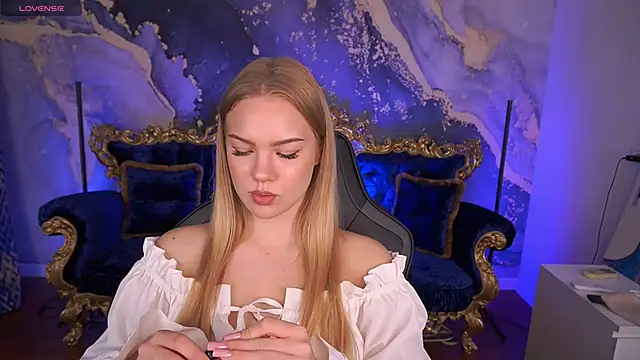 Snapshot of CelesteNoir chatting on 10/22/25, 06:24 CelesteNoir online show from 10/22/25, 06:24