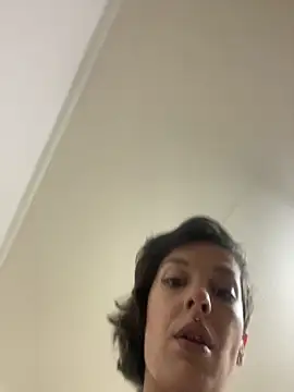 Piggiteablacktea online show from 10/21/25, 07:25