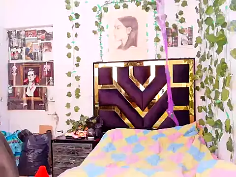 Snapshot of lucywhite13 chatting on 10/04/25, 06:50 lucywhite13 online show from 10/04/25, 06:50