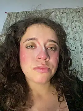 Snapshot of Lucy_YupiSweet chatting on 11/25/25, 08:03 Lucy YupiSweet online show from 11/25/25, 08:03