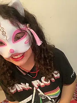 Snapshot of Lucy_YupiSweet chatting on 02/04/26, 10:47 Lucy YupiSweet online show from 02/04/26, 10:47