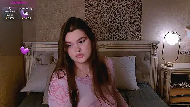 EmilyHyde online show from 10/20/25, 02:50