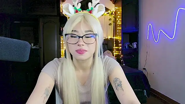 Shisuku Sophi online show from 11/29/25, 01:52