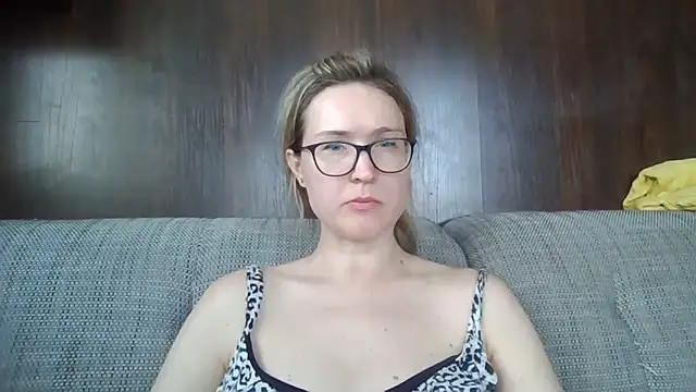 Snapshot of Jugira chatting on 06/18/26, 12:20 Jugira online show from 06/18/26, 12:20