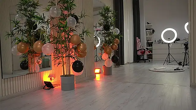 EmmaBlanco online show from 11/24/25, 08:19