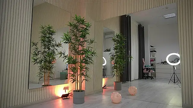 Snapshot of EmmaBlanco chatting on 02/28/26, 07:37 EmmaBlanco online show from 02/28/26, 07:37