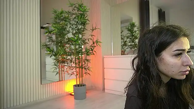 Snapshot of EmmaBlanco chatting on 03/24/26, 06:07 EmmaBlanco online show from 03/24/26, 06:07