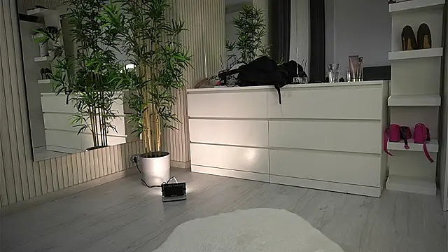 Snapshot of EmmaBlanco chatting on 03/25/26, 06:41 EmmaBlanco online show from 03/25/26, 06:41