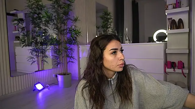 Snapshot of EmmaBlanco chatting on 03/26/26, 06:19 EmmaBlanco online show from 03/26/26, 06:19