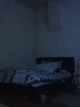 Snapshot of RFeltomWhitJ chatting on 10/09/25, 03:54 RFeltomWhitJ online show from 10/09/25, 03:54