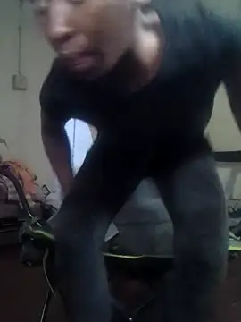 Snapshot of RFeltomWhitJ chatting on 10/12/25, 02:05 RFeltomWhitJ online show from 10/12/25, 02:05