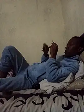 Snapshot of RFeltomWhitJ chatting on 10/20/25, 03:23 RFeltomWhitJ online show from 10/20/25, 03:23