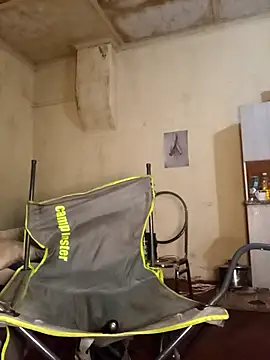 Snapshot of RFeltomWhitJ chatting on 10/21/25, 03:29 RFeltomWhitJ online show from 10/21/25, 03:29