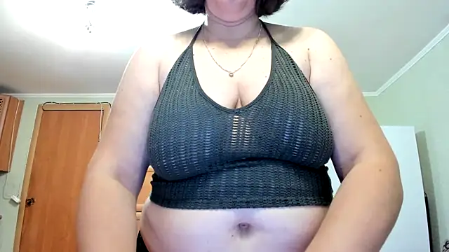 Snapshot of KATTYWARM_ chatting on 11/17/25, 08:36 KATTYWARM online show from 11/17/25, 08:36