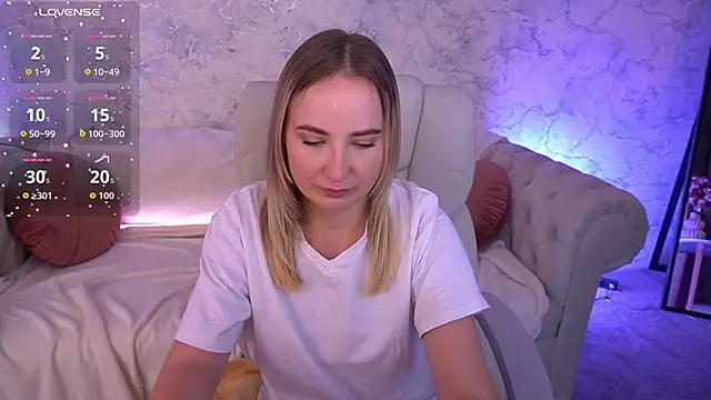 SofieBloom online show from 09/13/25, 11:04