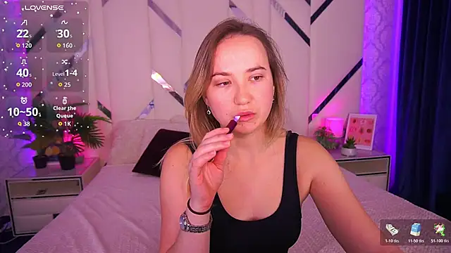 SofieBloom online show from 11/06/25, 11:48