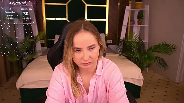 SofieBloom online show from 11/10/25, 11:48