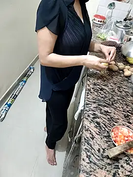 Snapshot of Pihu_Chopra chatting on 09/29/25, 04:45 Pihu Chopra online show from 09/29/25, 04:45