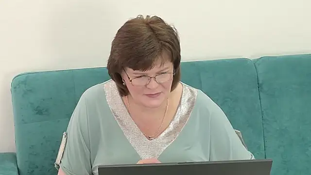 Sandra Sunrise online show from 10/14/25, 09:32